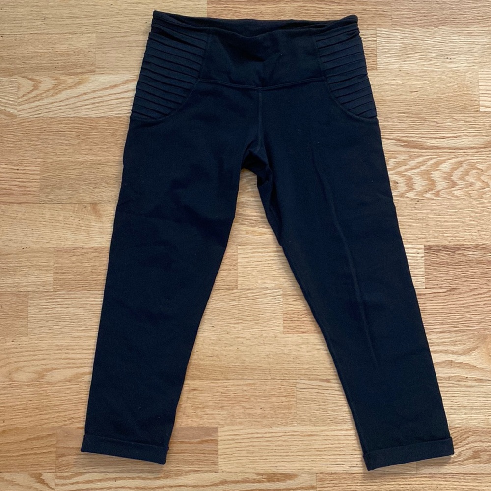 Black lululemon leggings